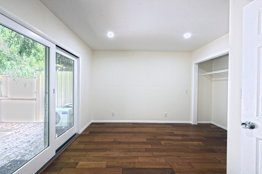 More Photos Of 2592 N Beachwood Dr, Los Angeles Multifamily For Sale