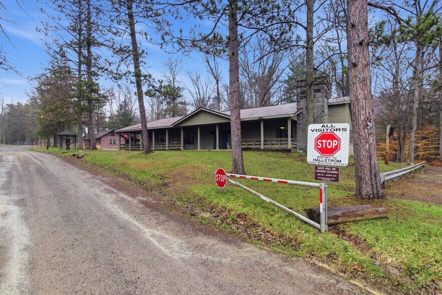 More Photos Of 89 Nolan Rd, Penfield General Retail For Sale