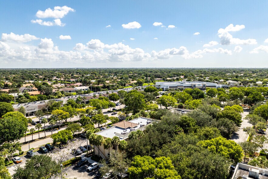 More Photos Of 10189 Cleary Blvd, Plantation Medical For Lease