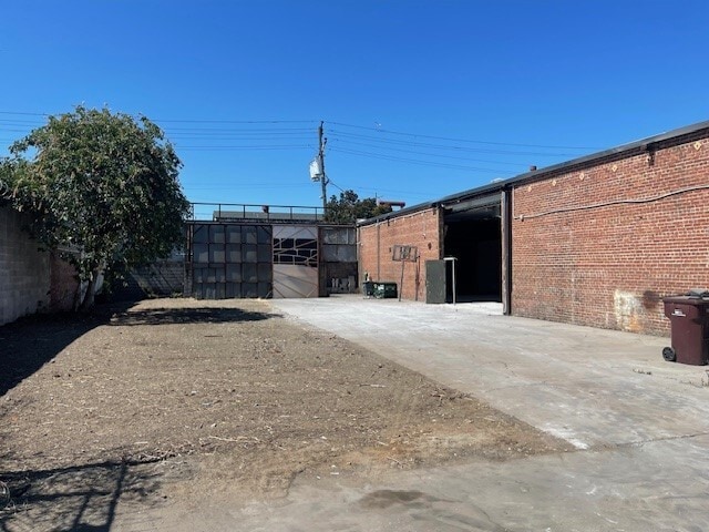 More Photos Of 2960 Chapman St, Oakland Warehouse For Lease