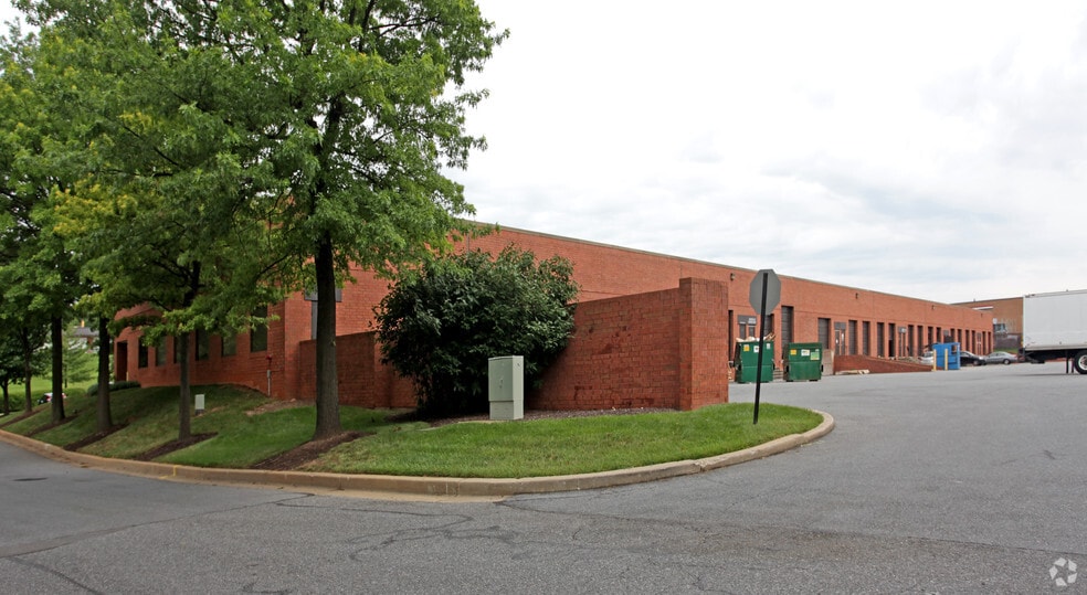 More Photos Of 1500 Caton Center Dr, Arbutus Unknown For Lease