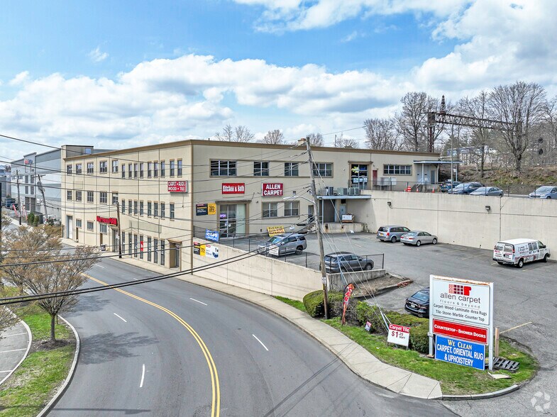 Primary Photo Of 40 Nardozzi Pl, New Rochelle Freestanding For Lease