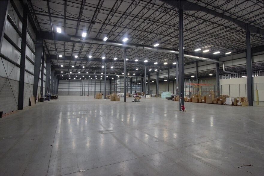 More Photos Of 2921 Brighton Henrietta Town L Rd, Rochester Warehouse For Lease