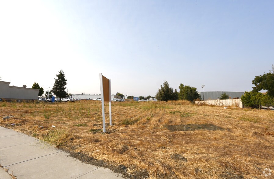 More Photos Of 311 Gateway Dr, Hollister Land For Sale