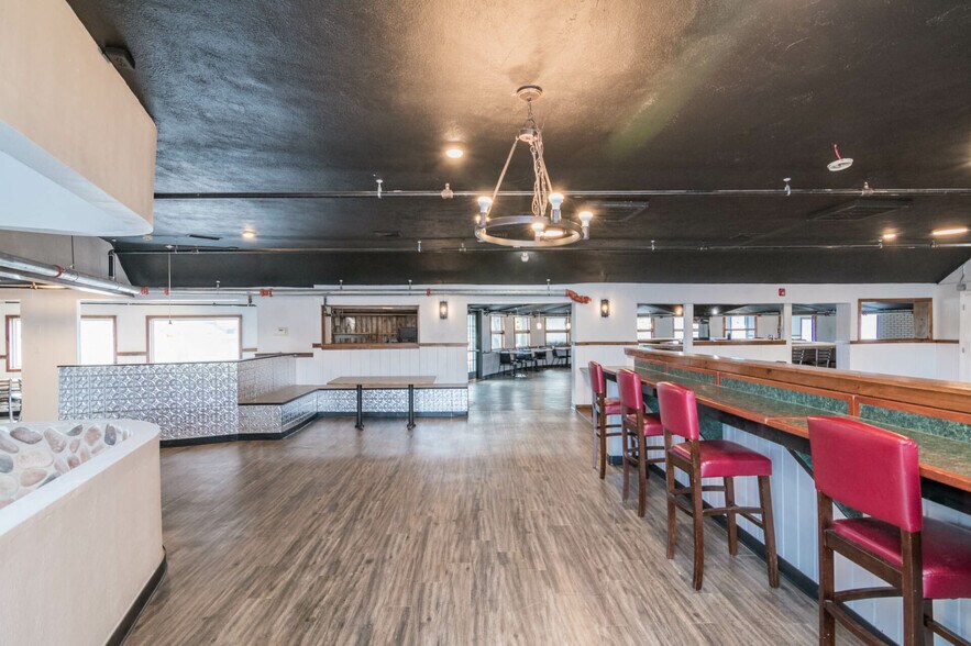 More Photos Of 141 Congamond Rd, Southwick Restaurant For Lease