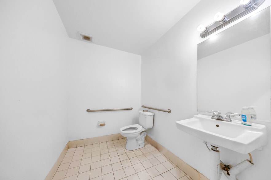More Photos Of 12240 SW 128th Ct, Miami Warehouse For Sale