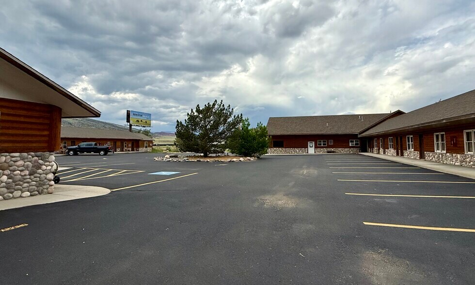 More Photos Of 244 W Yellowstone Ave, Cody Hotel For Sale