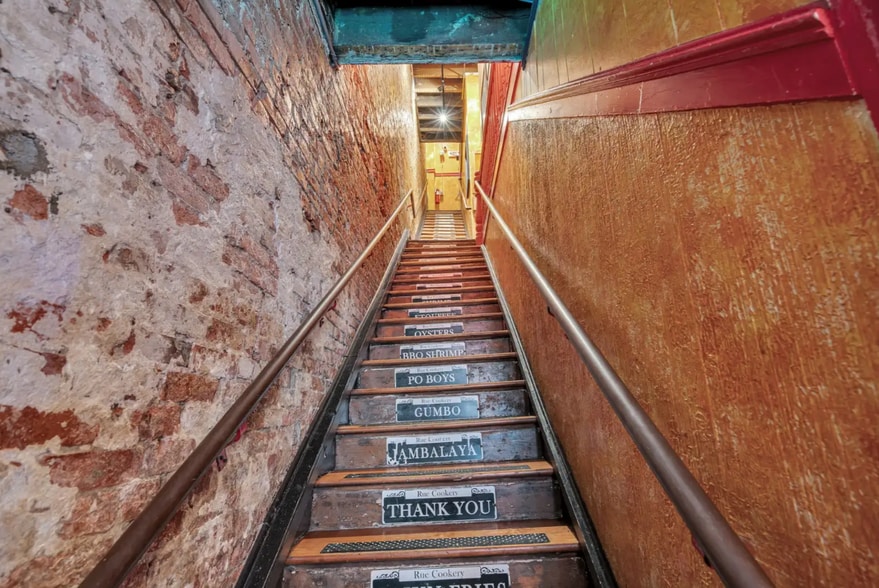 More Photos Of 205 Bourbon St, New Orleans Restaurant For Lease