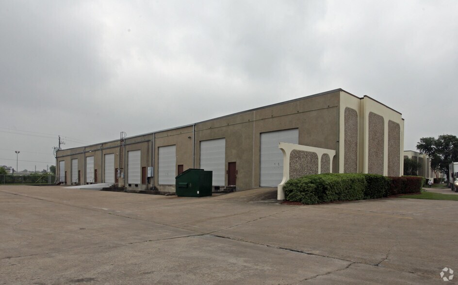More Photos Of 1349-1365 E 40th St, Houston Unknown For Lease