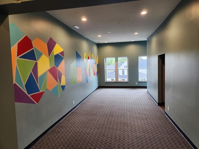 More Photos Of 300 W Broadway St, Greenwood Loft Creative Space For Sale