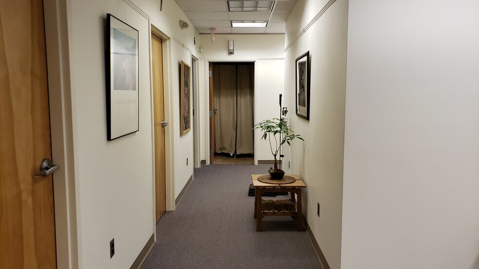 More Photos Of 260 Amity Rd, Woodbridge Medical For Sale