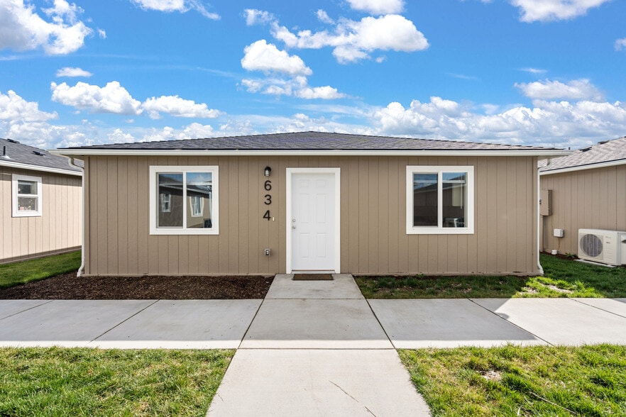 More Photos Of 634 Colinwood ct, Medford Apartments For Sale