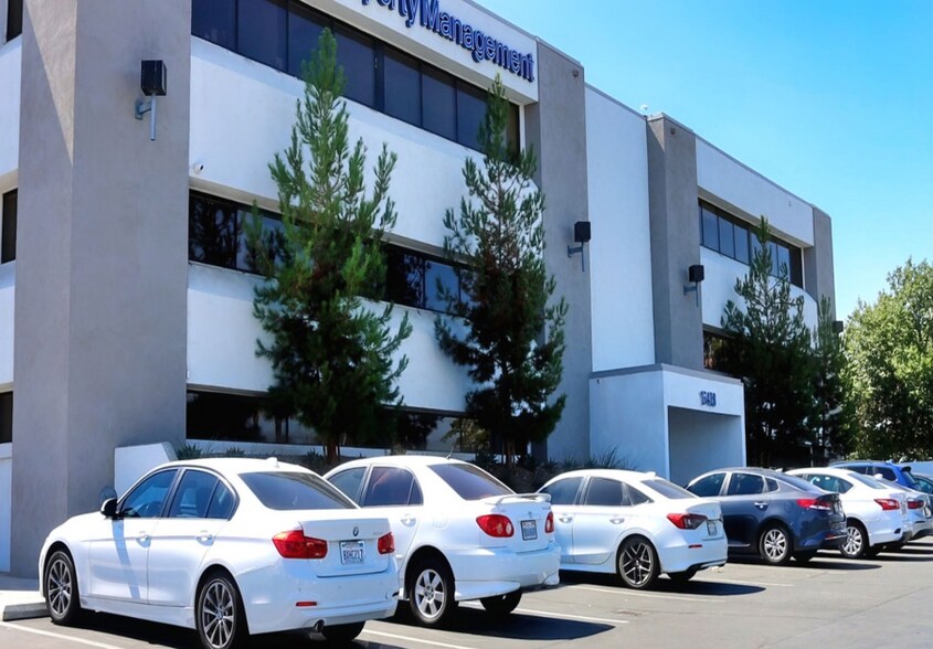 More Photos Of 15428 Civic Dr, Victorville Office For Lease