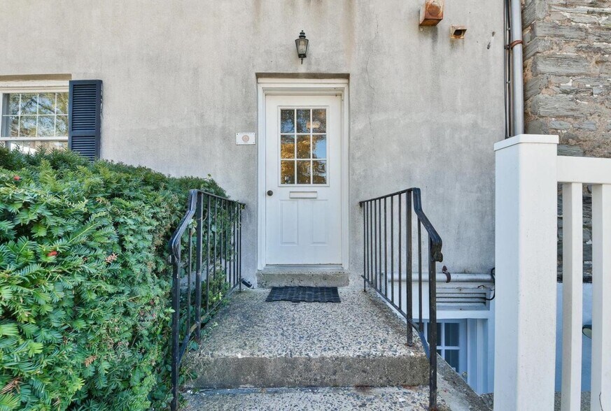 More Photos Of 808 Bethlehem Pike, Glenside Office For Sale