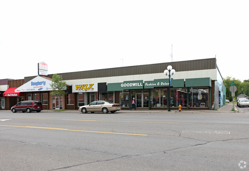 Primary Photo Of 1102-1108 Cloquet Ave, Cloquet Storefront For Sale