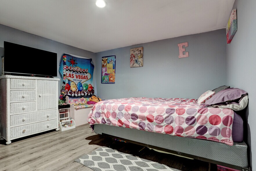 More Photos Of 2322 Central St, Dickinson Apartments For Sale