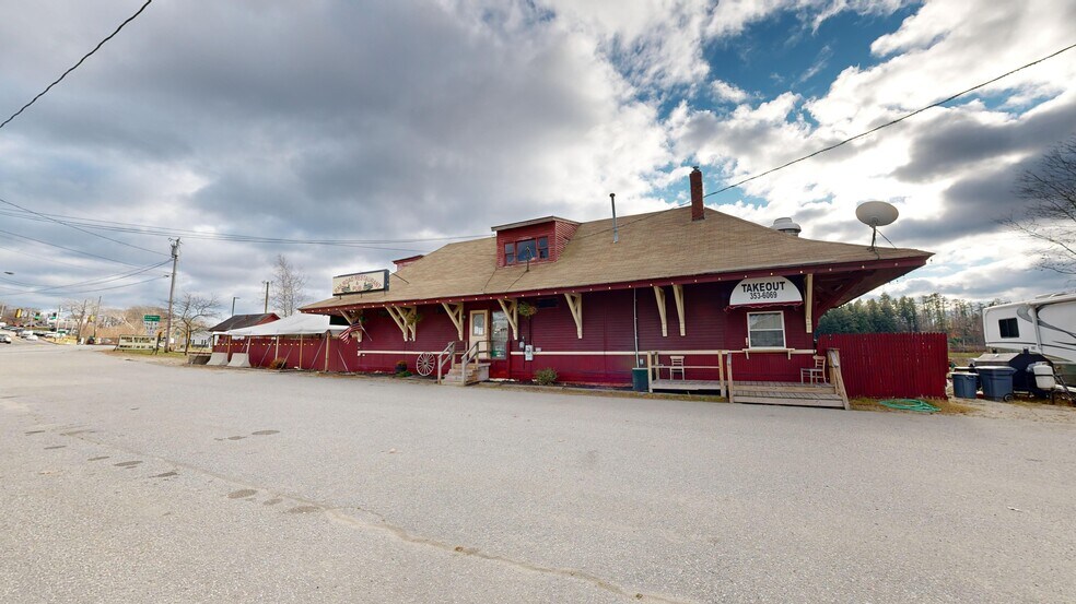 More Photos Of 695 Lisbon St, Lisbon Restaurant For Sale