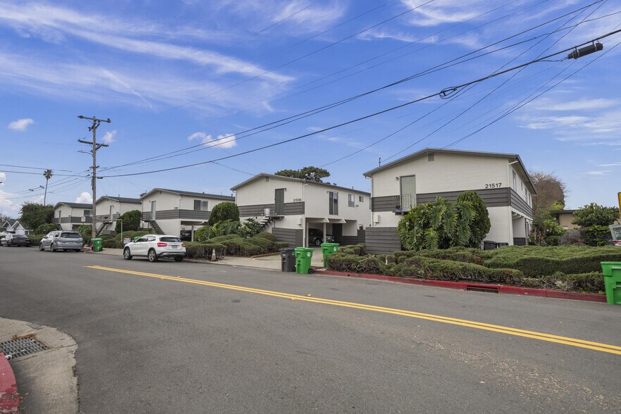 More Photos Of 21501-21599 Westpark St, Hayward Apartments For Sale