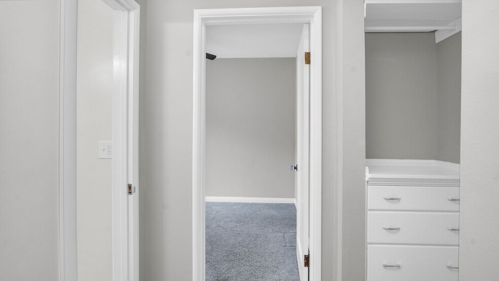 More Photos Of 10346 Oro Vista Ave, Sunland Multifamily For Sale