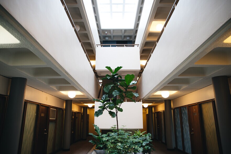 More Photos Of 10721 W Capitol Dr, Milwaukee Office For Lease