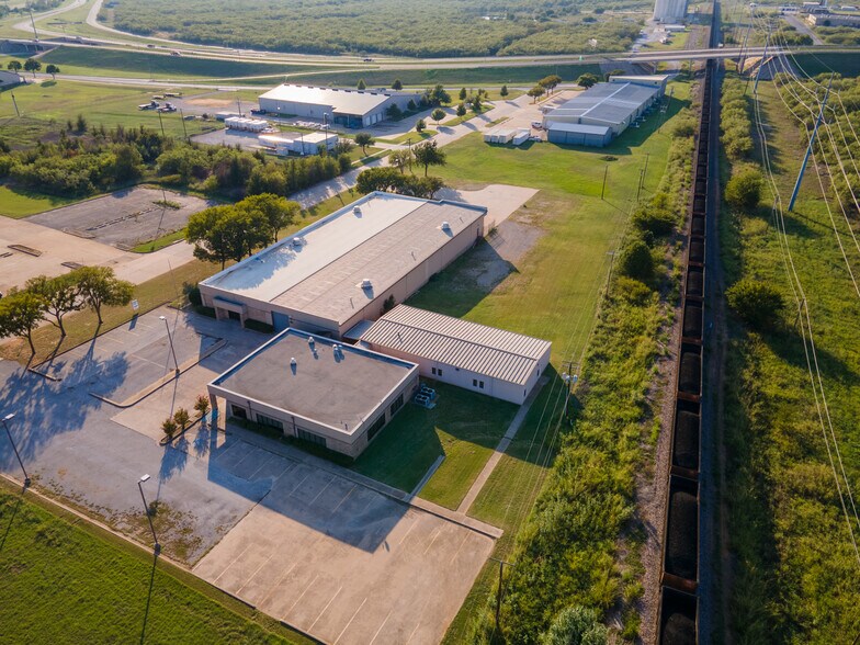 More Photos Of 2716 Commerce St, Wichita Falls Industrial For Sale