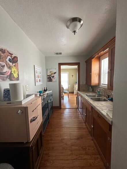 More Photos Of 506 N Alamo St, Refugio Office For Sale