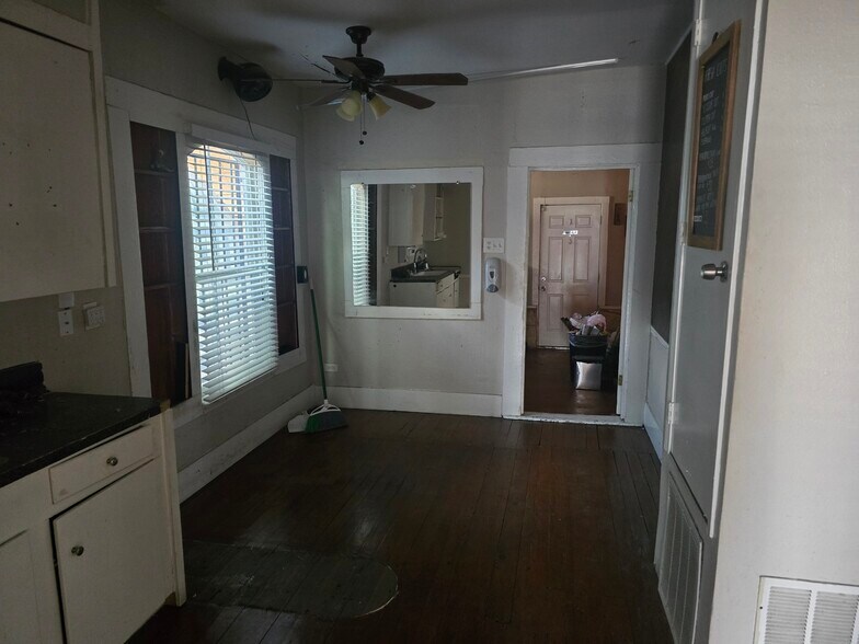 More Photos Of 1307 Culebra Rd, San Antonio Storefront Retail Residential For Sale