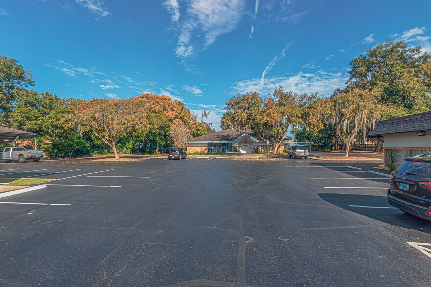 More Photos Of 119 W Plymouth Ave, Deland Unknown For Lease