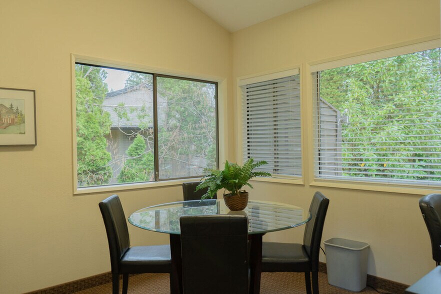 More Photos Of 3689 SW Carman Dr, Lake Oswego Medical For Sale
