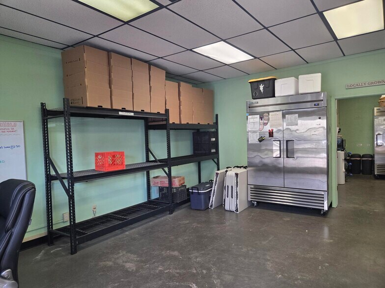 More Photos Of 3-3204 Kuhio Hwy, Lihue General Retail For Sale