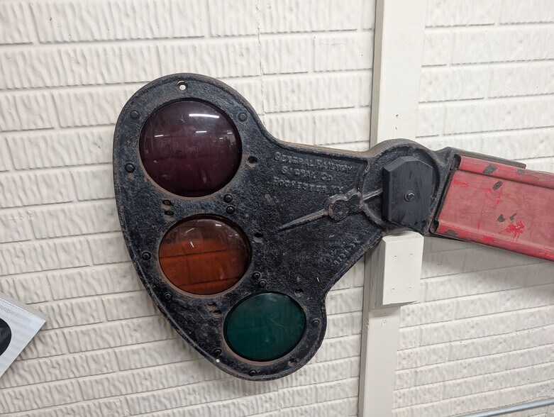 More Photos Of 1045 Eagon St, Barberton Manufacturing For Sale