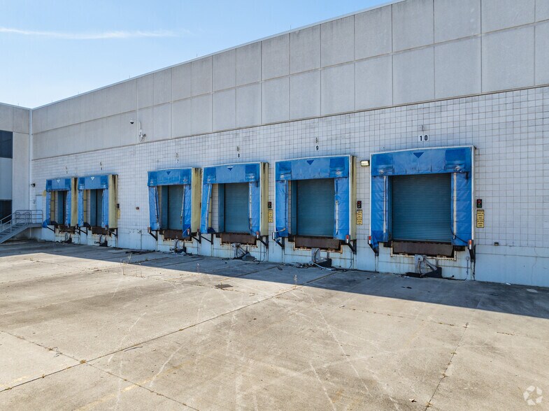 More Photos Of 5300 Crosswind Dr, Columbus Manufacturing For Lease