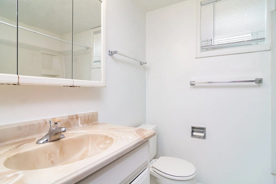 More Photos Of 7301 Corby St, Omaha Apartments For Sale
