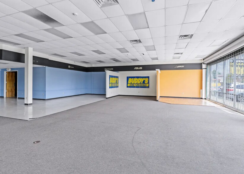 More Photos Of 2111 W Broadway, Louisville Fast Food For Lease