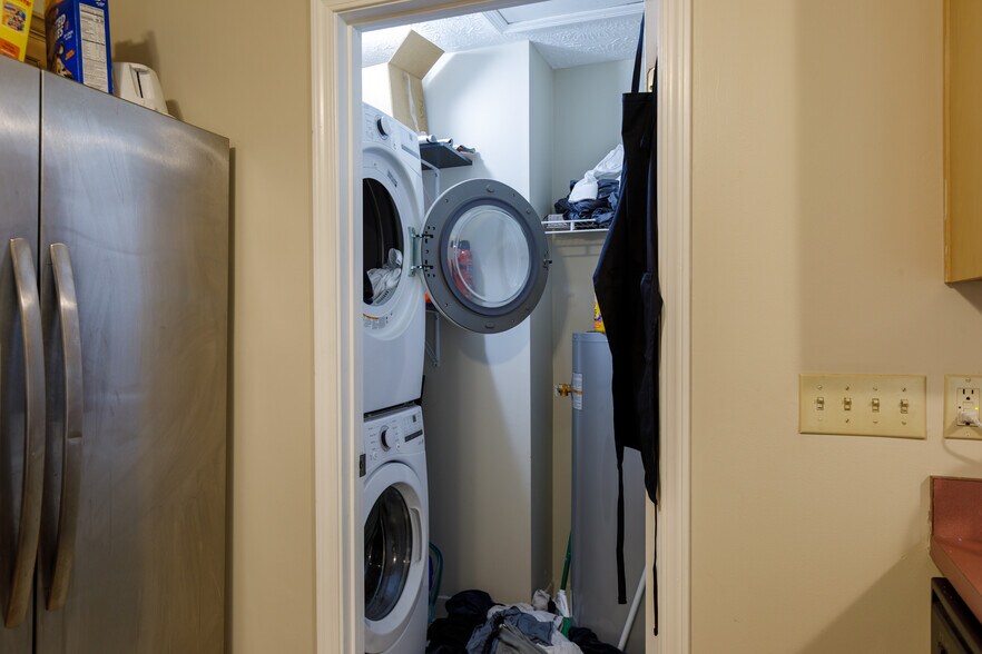 More Photos Of 100-102 Twin Acres Dr, Fayetteville Apartments For Sale