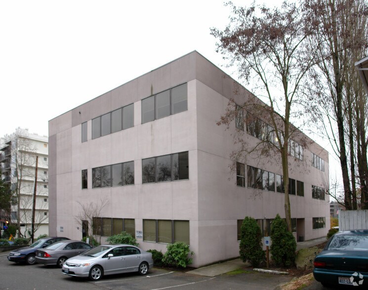 More Photos Of 10303 Meridian Ave N, Seattle Office For Lease