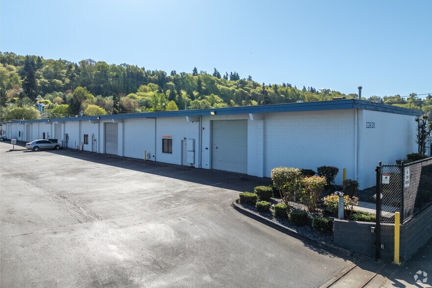 More Photos Of 22630 88th Ave S, Kent Warehouse For Lease