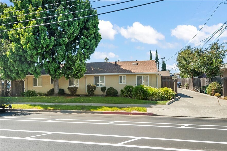 Primary Photo Of 26047 Gading Rd, Hayward Apartments For Sale