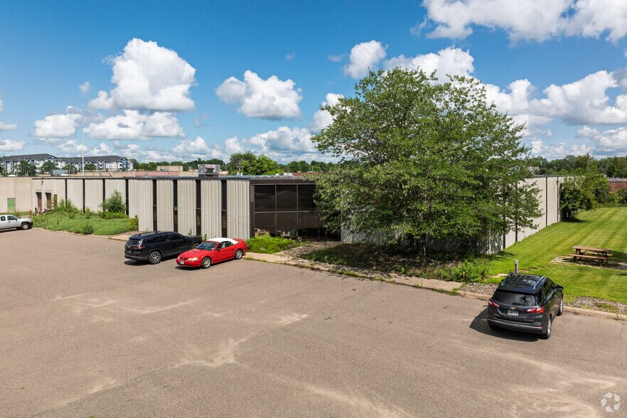 More Photos Of 3560 Hoffman Rd E, Vadnais Heights Light Manufacturing For Sale