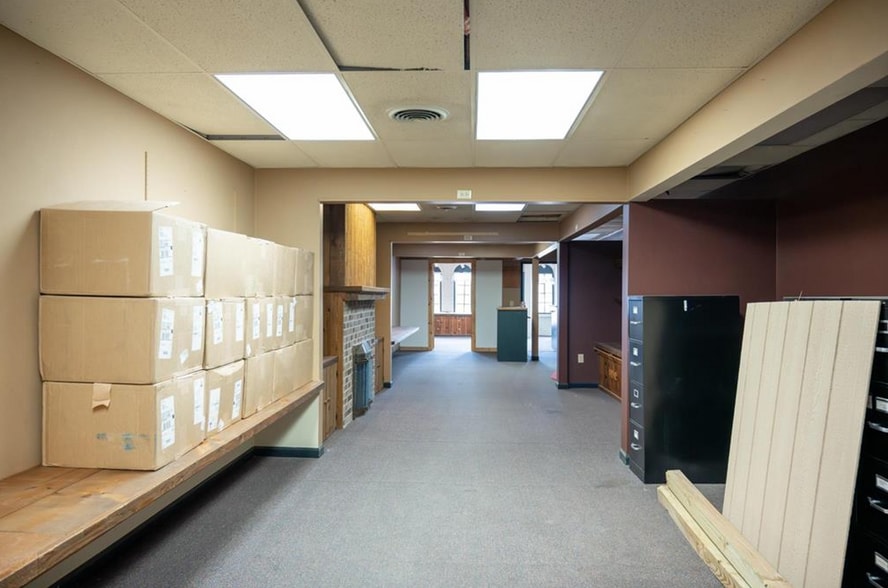More Photos Of 102 W State St, Mauston Office For Sale