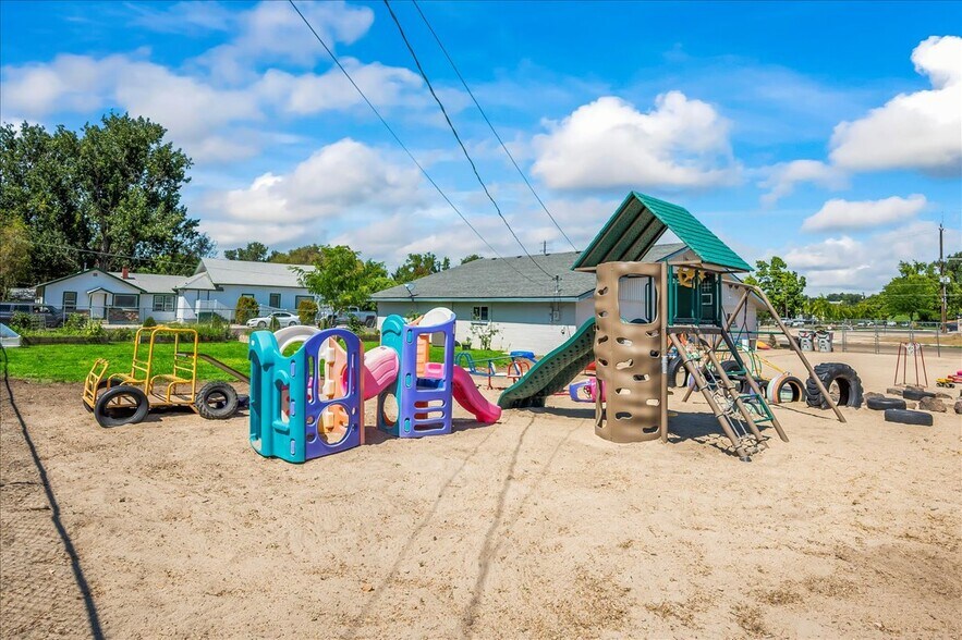 More Photos Of 522 N 9th Ave, Caldwell Daycare Center For Sale
