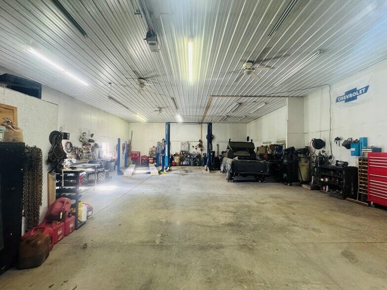 More Photos Of 4821 Berwick Tpke, Columbia Cross Roads General Retail For Lease