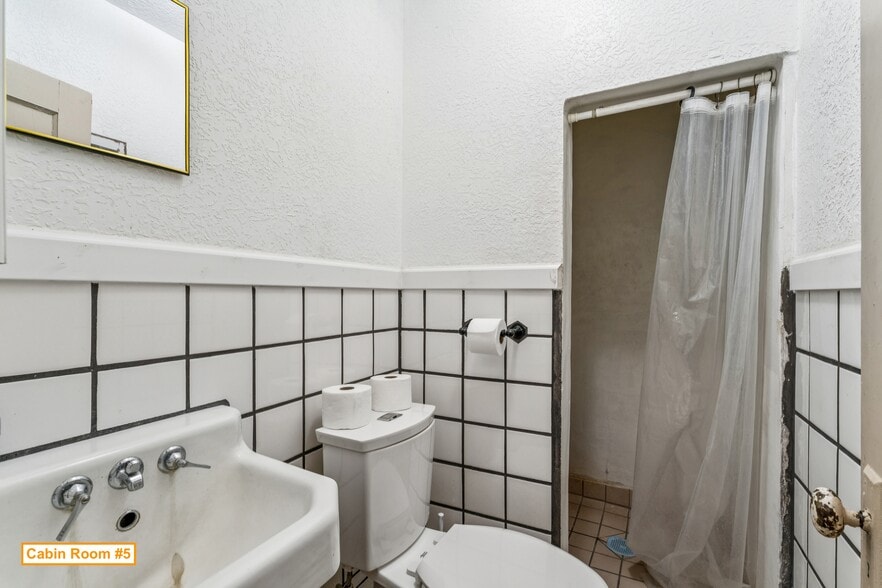 More Photos Of 110 Washington St, Huntington Hospitality For Sale