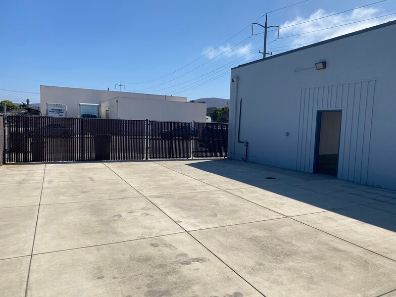 More Photos Of 811-811 E Chestnut Ave, Lompoc Service For Lease