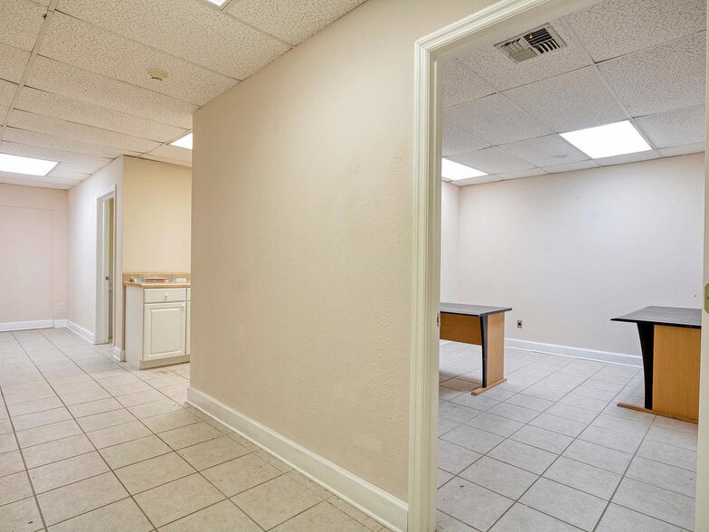 More Photos Of 701 N Hercules Ave, Clearwater Medical For Lease