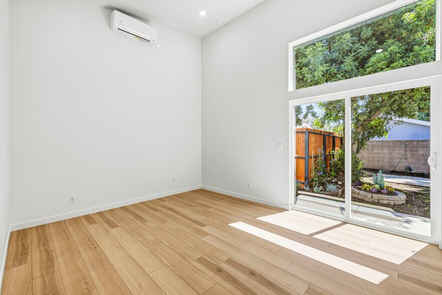 More Photos Of 22320 Itasca St, Chatsworth Apartments For Sale