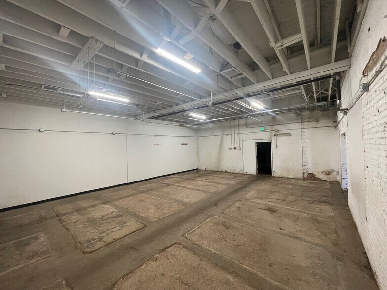 More Photos Of 1137-1141 N Western Ave, Oklahoma City Light Manufacturing For Lease