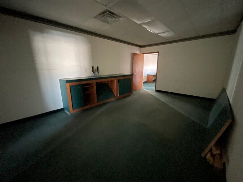 More Photos Of 825 S Taft Ave, Mason City Office For Lease