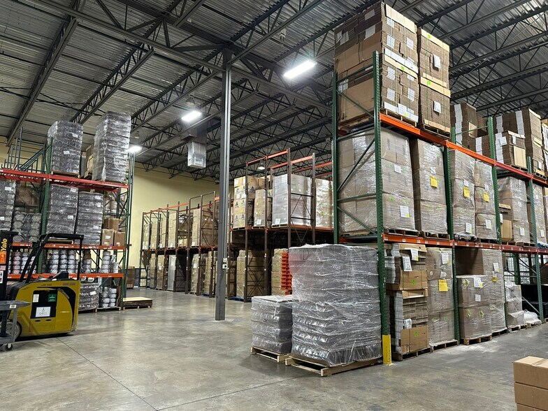 More Photos Of 1901 Green Rd, Deerfield Beach Warehouse For Lease