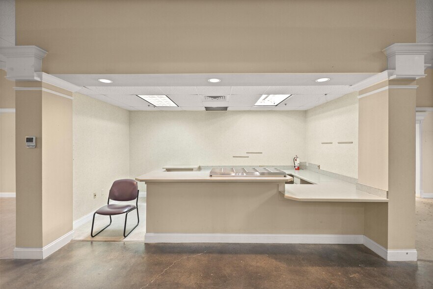 More Photos Of 1211 SW 17th St, Ocala Freestanding For Lease
